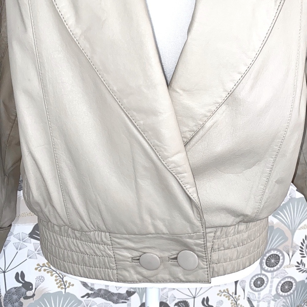 VINTAGE Leather Jacket - Picture 4 of 10